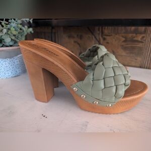 Forever 21 Women's Green Woven Heeled Sandals Nwot